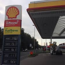 40 tankstellen nach der fusion aus . Shell Tankstelle