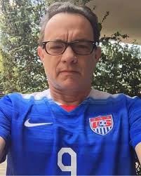 There's got to be more than a few movie geeks here to answer this dull  question. Forest Gump was alive when the Apollo XIII mission was happening,  so.... Which actor has played