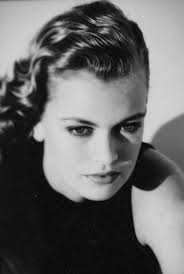 ▷ Sarah par Anthony Horth, 1992