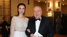 Jeho mladá partnerka lucie gelemová se ukázala jen v plavkách. Lucie Gelemova Idnes Cz