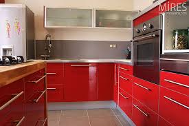 Cuisine Rouge Avec Carrelage Gris Cuisine Appartement Cuisine Rouge Deco Maison