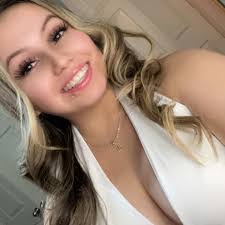 Lucy Casarez's Instagram, Twitter & Facebook