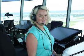 Les destinations les plus populaires au départ de budapest. Care Sunt DiferenÈ›ele Dintre Un Dispecer De Zbor È™i Un Controlor De Trafic Aerian Flightpass