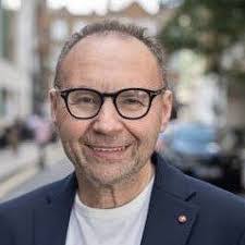 Andrew Pike's Instagram, Twitter & Facebook