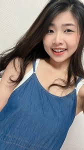 東港迎王就準備要開始，三年前才變成東港人！但真的忘記迎王置桌要準備什麼，只知道一定會有鮮花，但水果要準備3樣水果還是5樣🥹🥹  求threads上廣大的朋友，有沒有初階版置桌照片給我參考！明天下班買來得及吧🥹 家裡沒大人的困擾，還有什麼要注意的