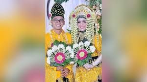 Maybe you would like to learn more about one of these? Pengusaha Rias Pengantin Di Kalsel Mulai Banjir Orderan Paling Disuka Pengantin Pakaian Adat Banjar Banjarmasin Post