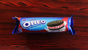 The double stuff clearly has double the center stuff. Some Information About Cadbury Oreo Double Stuf Short Review Crunchy Talk
