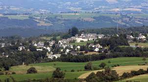 Le camping propose de nombreuses activités sportives: Les Villages Aubrac Viadene Tourisme