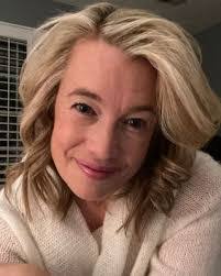 Amy Oelke's Instagram, Twitter & Facebook