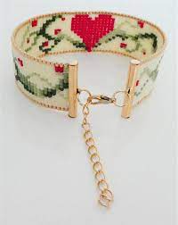 Dit Prachtige Handgemaakte Hart En Wijnstokken Wrap Manchet Armband Ontwerp Is Gemaakt Met Behulp Van Een Loom Beading Handmade Leather Belt Bead Loom Patterns