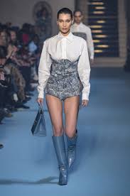 12:42 casandra contora 5 854 просмотра. Off White ColecÈia ToamnÄ IarnÄ 2018 2019 Elle Ro