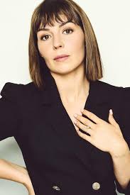 Petits secrets en famille (Serie de TV 2016– )