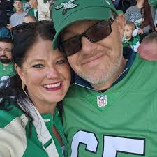 Dessert table: keeping dirt cups cold indoors