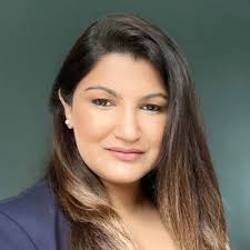 Aisha Awan's Instagram, Twitter & Facebook