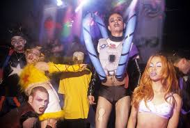 Clubs stayed open all night and nobody even went out until well after midnight. 22 Photos That Show Just How Insane 90s Rave Culture Really Was 90s Rave Rave Culture Fashion Rave