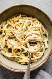 I know you love a creamy pasta dish well, who doesn't? This Easy Creamy Garlic Pasta Recipe Is A Fast And Tasty Weeknight Comfort Food Dinner Garlic Pasta Recipe Creamy Garlic Pasta Recipe Creamy Garlic Pasta