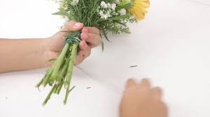 Learn how simple and easy it can be. How To Make A Hand Tied Wedding Bouquet 13 Steps With Pictures