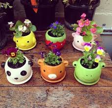 The polyethylene plant pots which are distributed in japan are durable. Daiso Australia Flower Pots Daiso Daiso Japan
