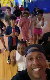 🛼 ﻿﻿Think roller skating is too retro for teens? Think again! ﻿ ﻿Middle  school had a rolling good time trying to stay upright at a classic roller  rink this summer. It was