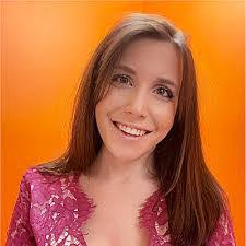 Amanda Downie's Instagram, Twitter & Facebook