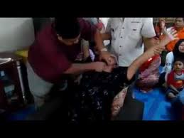 To bomo) is a malay shaman and traditional medicine practitioner. Bedah Batin Pak Teh Jan Bomoh Diraja Kedah Youtube
