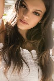 Cassandra Lundin's Instagram, Twitter & Facebook