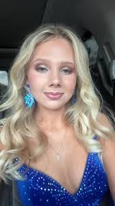 Madison Dowling's Instagram, Twitter & Facebook