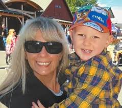 Who can provide pet sitting services in Nashua, New Hampshire?