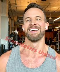 MARK LORENZO using the stolen pictures of DAVID LUTMAN ~~~~~ 🚩He said he  was originally from Spain he said that he also lived in Chelmsford in  England. 🚩🚩He worked as an orthopedic