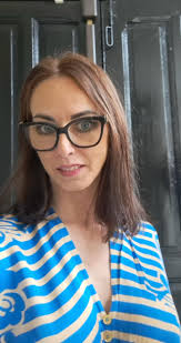 Eva wants to talk with you 👥 But you don't follow her yet ❌