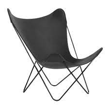 With a seat suspended from the elegantly thin, but deceptively strong jointed legs, the butterfly chair is an iconic and sought after design. Knoll International Butterfly Chair Ambientedirect