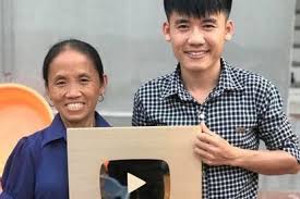 Hưng troll là kênh youtube thuộc điền quân network. Con Trai Ba Tan Vlog Noi Gi Khi Bá»‹ Khoa Chá»©c NÄƒng Kiáº¿m Tiá»n Tren Youtube Tin Tá»©c Má»›i Nháº¥t 24h Ä'á»c Bao Lao Ä'á»™ng Online Laodong Vn