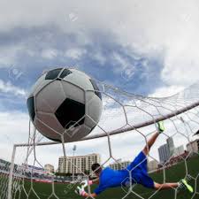 * indirekter freistoß für den torwart der schiedsrichter entscheidet, ob der ball im tor ist oder nicht! Fussball Ball Ins Tor Mit Verlust Ziel Mam Lizenzfreie Fotos Bilder Und Stock Fotografie Image 26027288