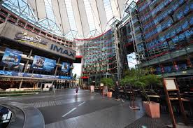 Das sony center am potsdamer platz sticht durch seine einzigartige architektur hervor. Sony Center Am Potsdamer Platz Berlin Tiergarten 2000 Structurae