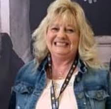 Julie Corry's Instagram, Twitter & Facebook