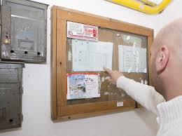 (1) c.pen., infracțiunea de abuz în serviciu constă în fapta funcționarului public care, în exercitarea atribuțiilor de serviciu, nu îndeplinește un act sau îl îndeplinește în mod defectuos și prin aceasta cauzează o pagubă ori o vătămare a drepturilor sau intereselor legitime. AsociaÅ£ie De Proprietari AcuzatÄƒ De Abuz In Serviciu ViaÅ£a LiberÄƒ GalaÅ£i