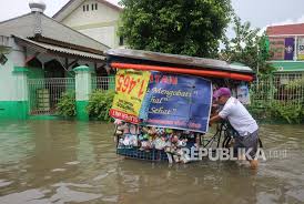 #banjirbekasi #kotabekasibanjirlagi #perumahandikotabekasibanjir awal tahun 2020, hari ini tanggal 1 januari 2020 kota bekasi kembali terendam banjir. Hampir Semua Wilayah Kota Bekasi Punya Titik Rawan Banjir Republika Online