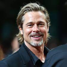 He has received multiple awards, including two golden globe awards and an academy award for his acting. Brad Pitt Angelina Jolie Wahlt Deutliche Worte Zu Turtelei Mit Nicole Poturalski Aus Nrw Stars