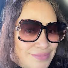 Tiempos para creer solo en la mirada de nuestros hijos” TANTO NADAR PARA  MORIR EN LA ORILLA” asco 🤮