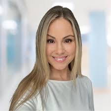 Allison Ragusa's Instagram, Twitter & Facebook