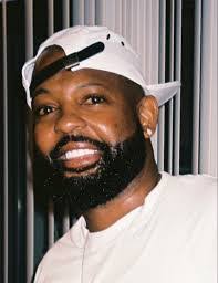 Tracy Bernard's Instagram, Twitter & Facebook