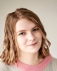 Lily Manning's Instagram, Twitter & Facebook