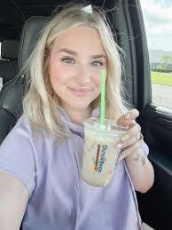 Caitlin Goins's Instagram, Twitter & Facebook