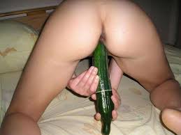 異物挿入エロ画像】マンコがゆるゆるになったビッチなセフレを満足させるために挿入する物が常軌を逸してる異物挿入画像 | エロ画像CLUB