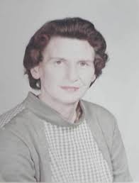 Is anybody able to clean, sharpen this photo up please, for my mum. Thank  you in advance