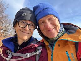 Hiking Kaaterskill high peak in Catskills