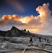 It is located approximately 8 km (5.0 mi) southwest of the city centre. Book Flights To Kota Kinabalu Malaysia Bki Singapore Airlines