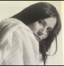 Jessie Wallace (@TeamJessieW)