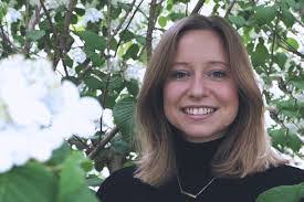 Tessa Dean's Instagram, Twitter & Facebook