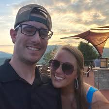 11:20 < 52 TaylorSwift Taylor Swift OCT 3, 2025 The Life of a Showgirl E 13  songs I. thank you alMee Search